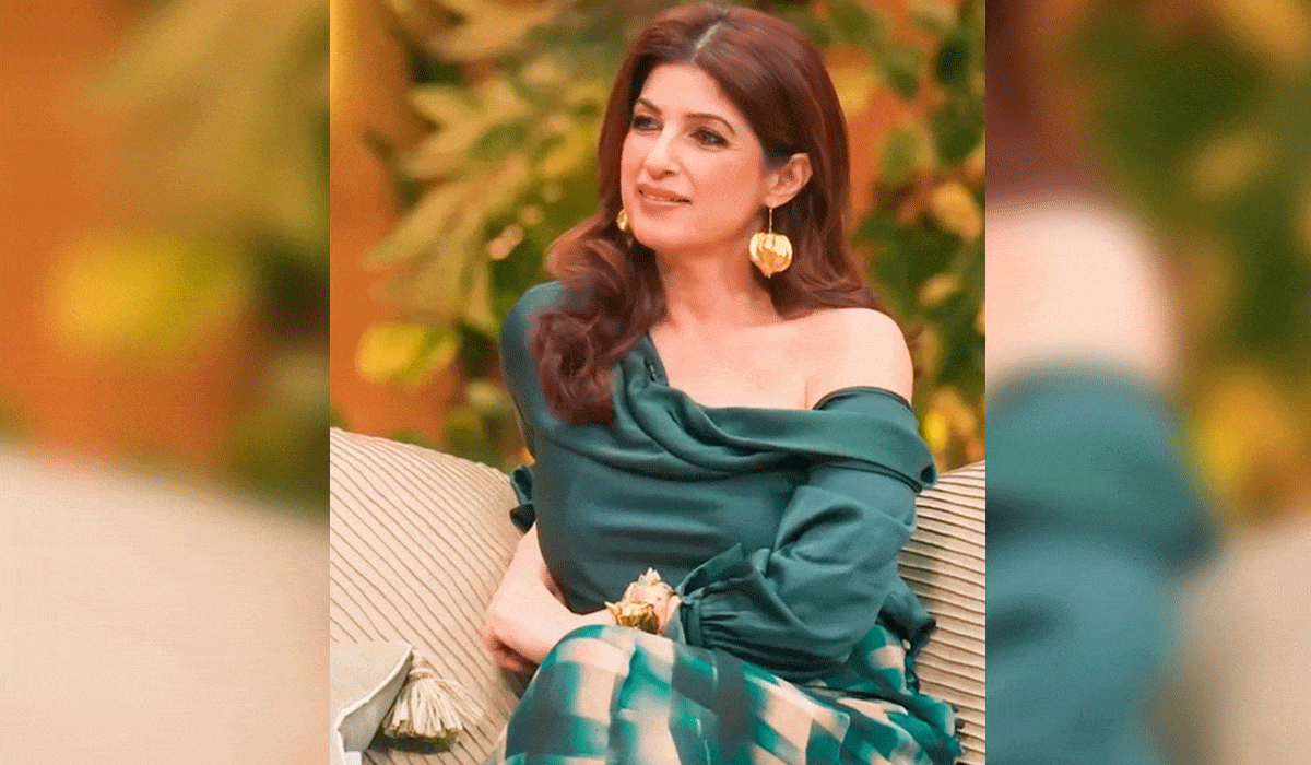 Twinkle Khanna reveals her voice in "Mela" was dubbed by ‘someone with asthma’