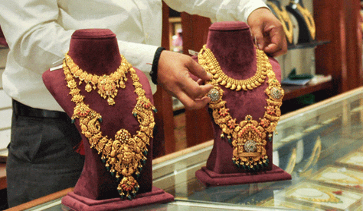 Gold hits record high above Rs 1.27 lakh on MCX amid US-China tensions, rate cut hopes