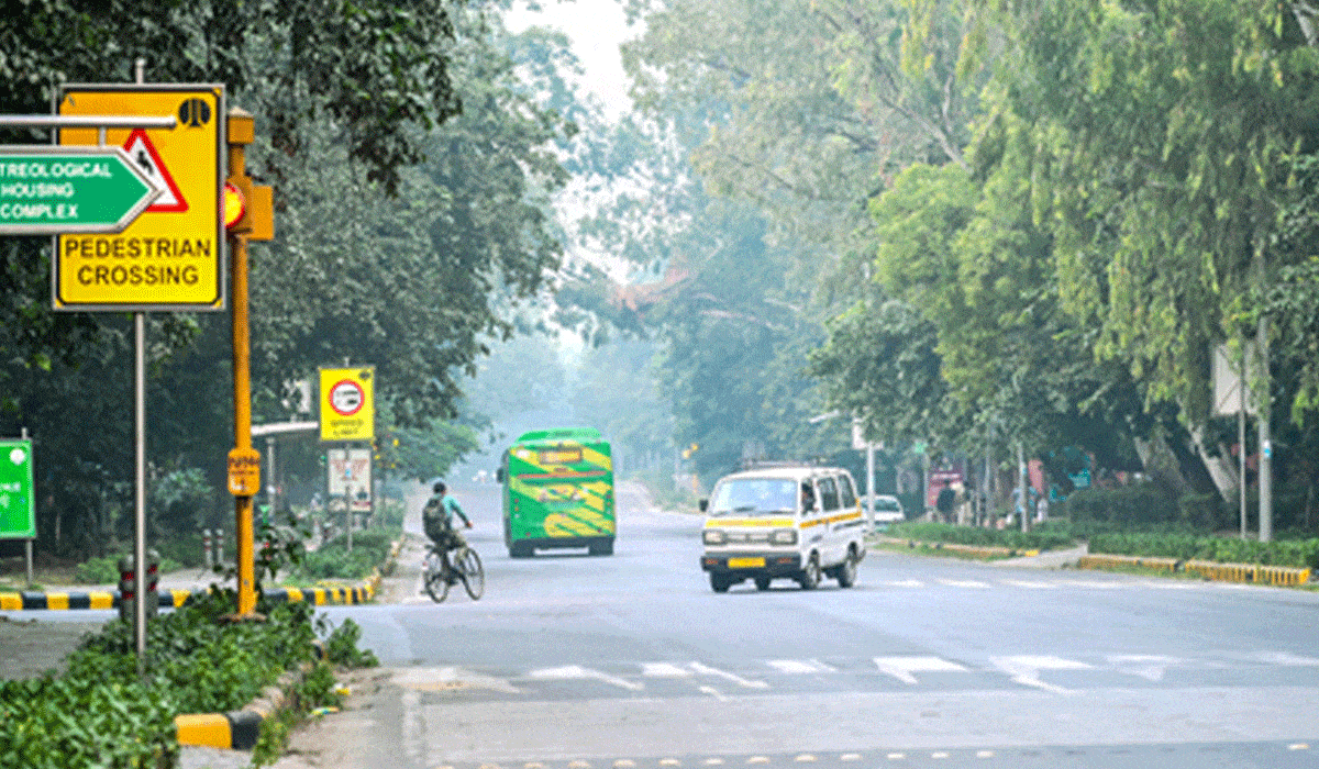 Delhi’s air quality dips ahead of Diwali, AQI levels in ‘very poor’ category