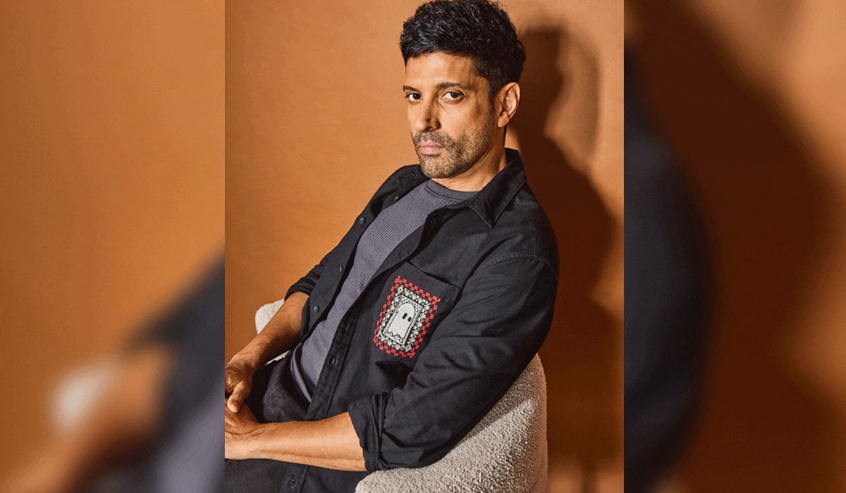 Farhan Akhtar takes host’s chair in ‘KBC’ putting Big B, Father Javed Akhtar in a spot