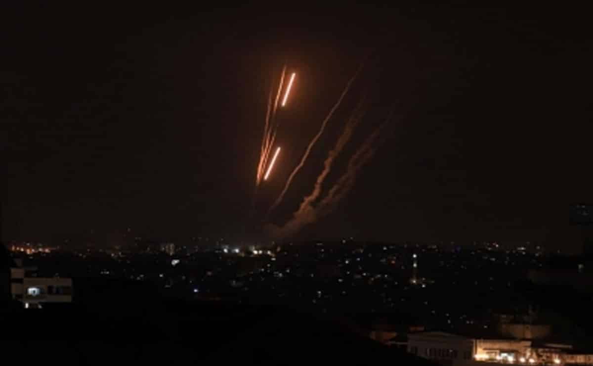 Gunfights break out between Afghan and Pakistani forces along the border