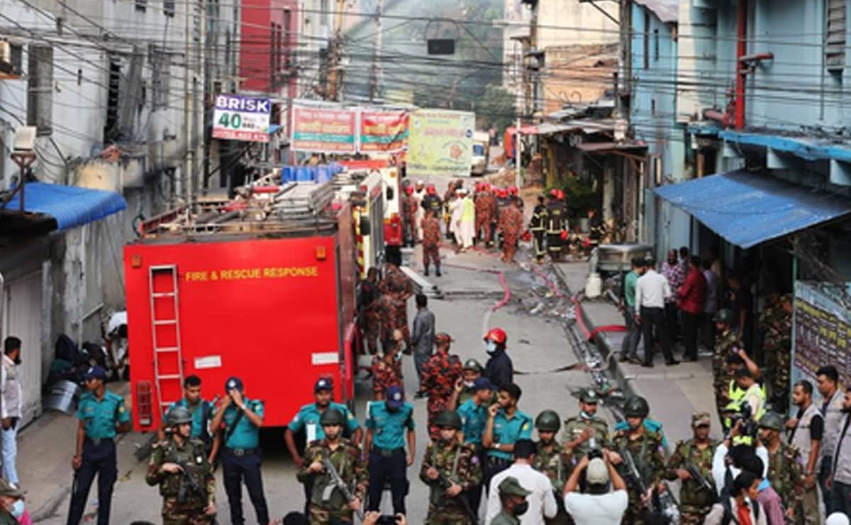 16 dead in blaze at Bangladeshi chemical warehouse, garment factory