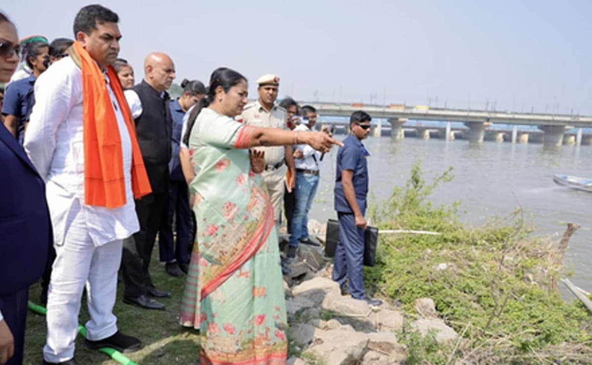 Froth-free Yamuna water to welcome Chhath devotees at Kalindi Kunj: CM Rekha Gupta