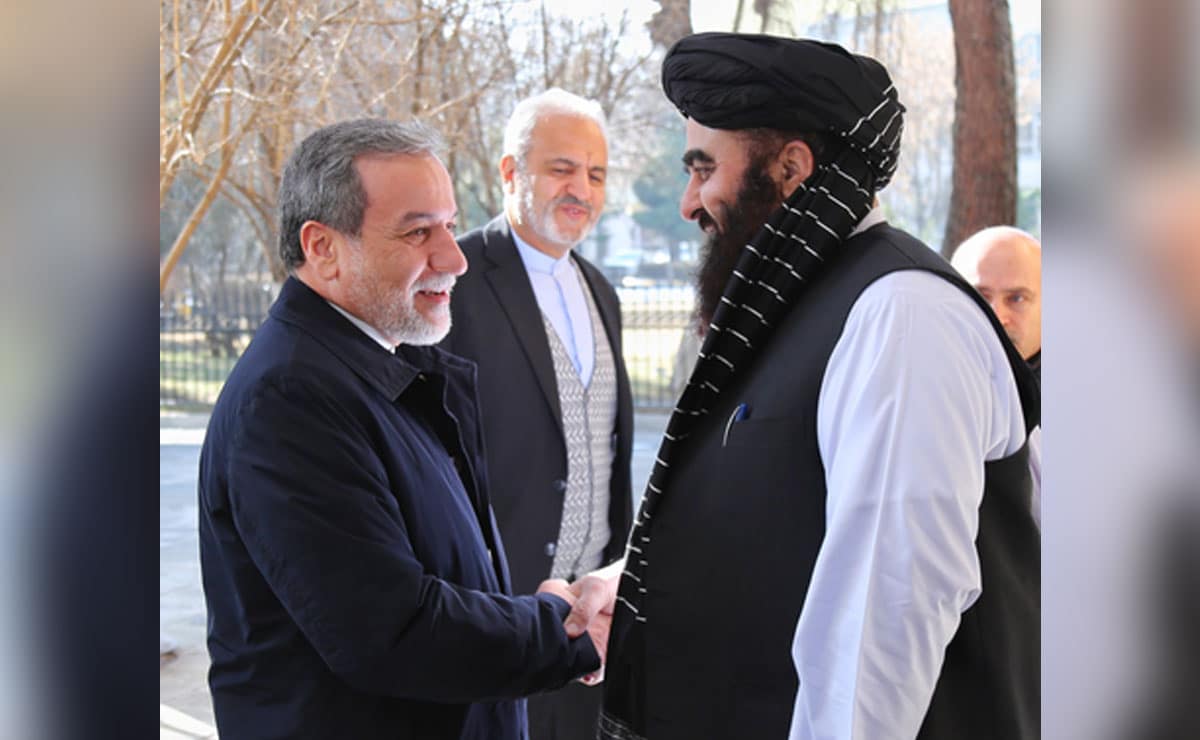 Iran says ready to help ease Pak-Afghan tensions