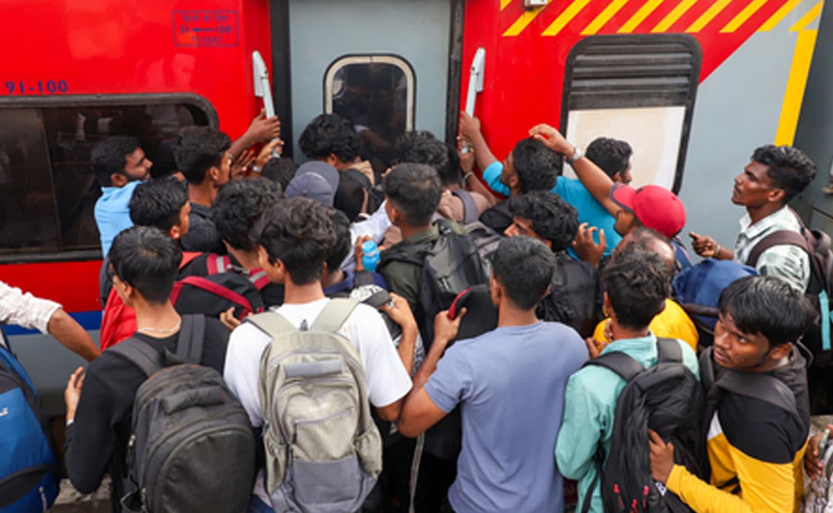 Over 18 lakh Chennaiites travel home for Diwali celebrations; city roads, terminals witness huge rush