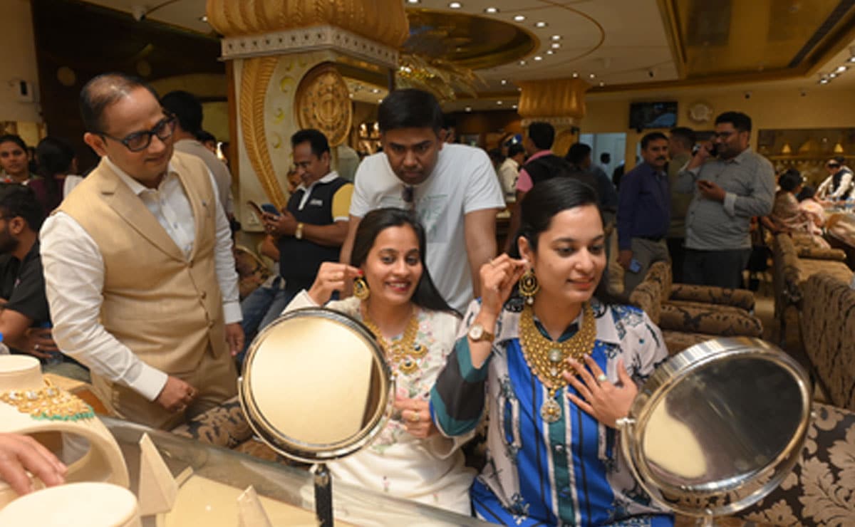 Gold coins to cars, India witnesses record-breaking festive sales