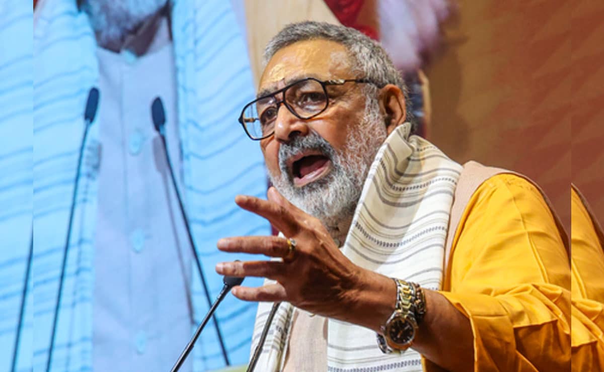 Mahagathbandhan broken into thousand pieces over ticket row: Giriraj Singh