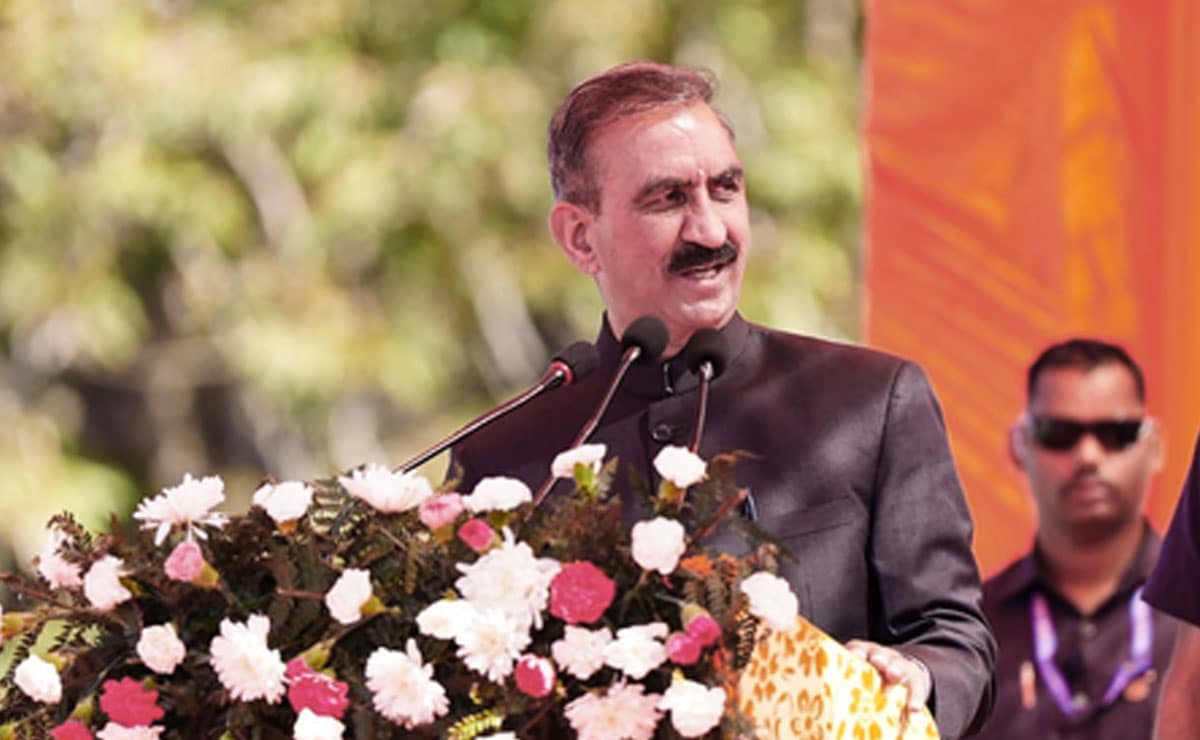 Himachal Governor, CM greets people on Diwali