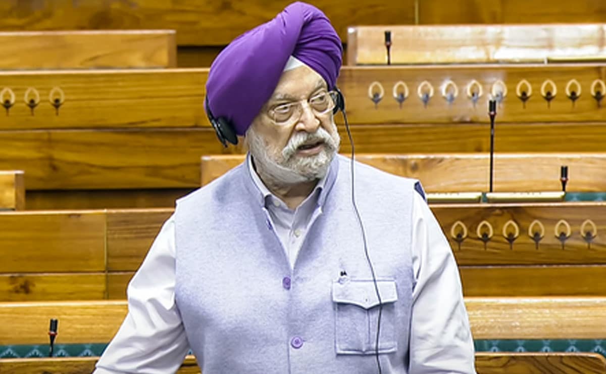 67 million citizens visit fuel stations daily: Hardeep Puri