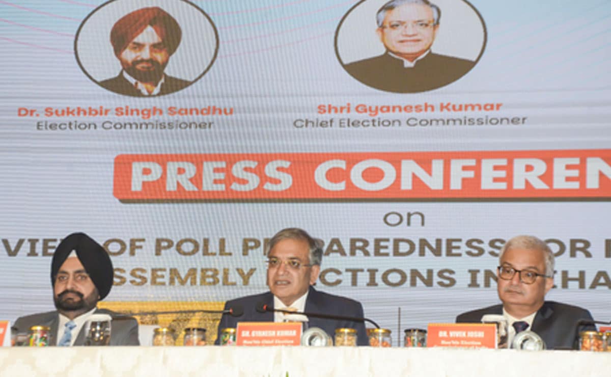 Voter ID cards within 15 days, maximum 1,200 voters at any booth: CEC on Bihar elections