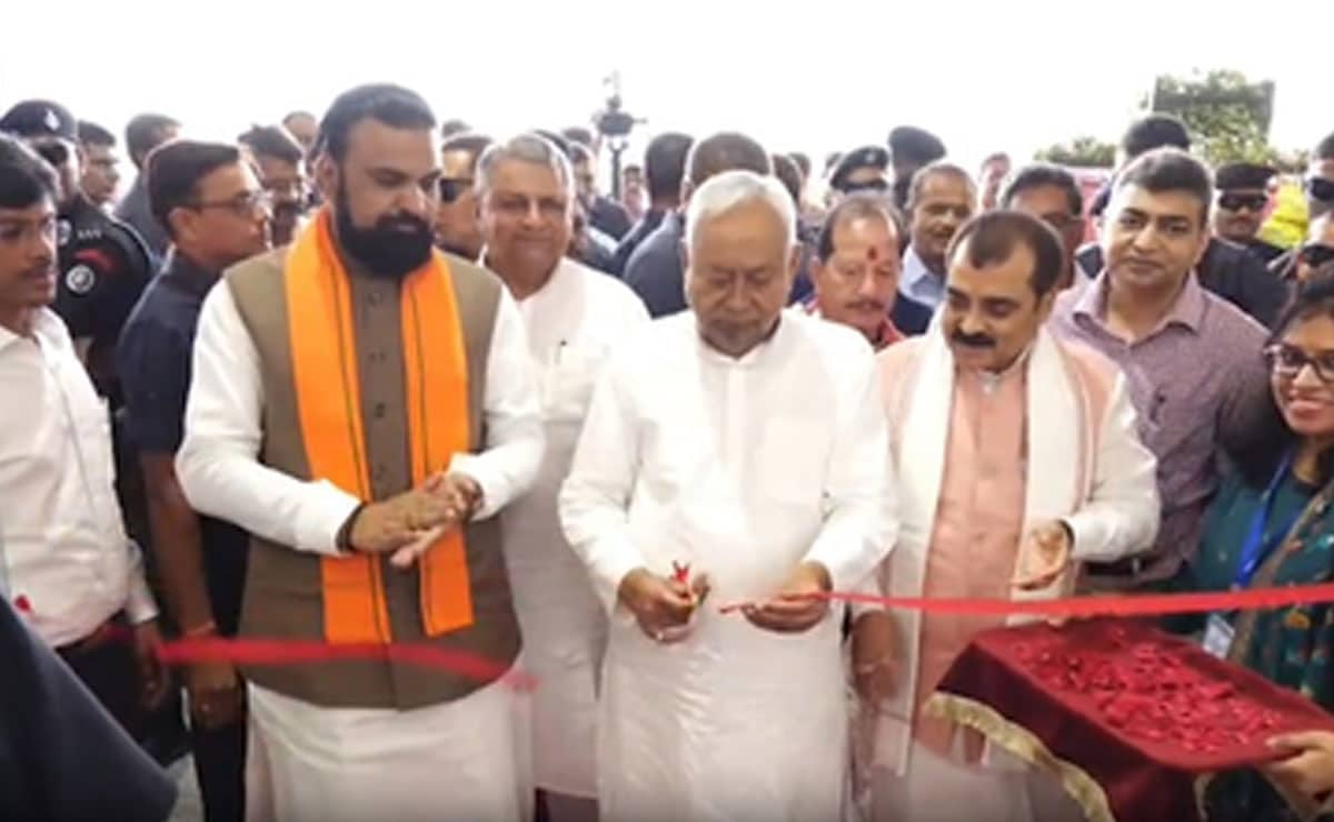 Bihar CM Nitish Kumar inaugurates Patna Metro,