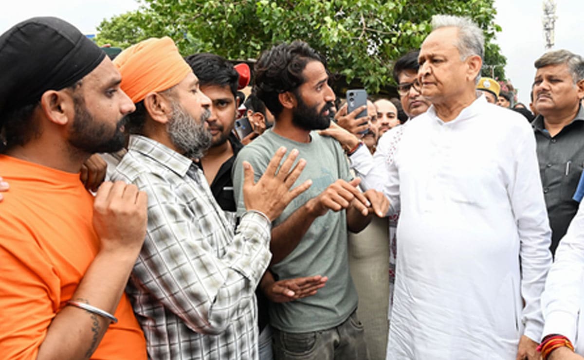 Ashok Gehlot demands judicial probe into SMS hospital fire tragedy