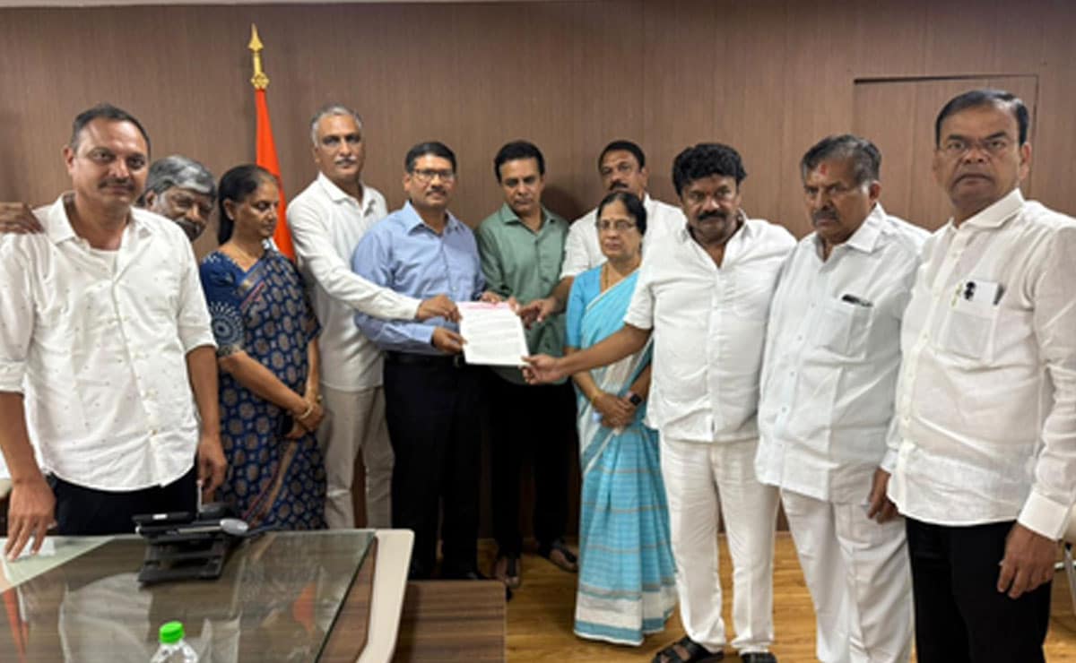 BRS leaders stage protest over bus fare hike in Hyderabad