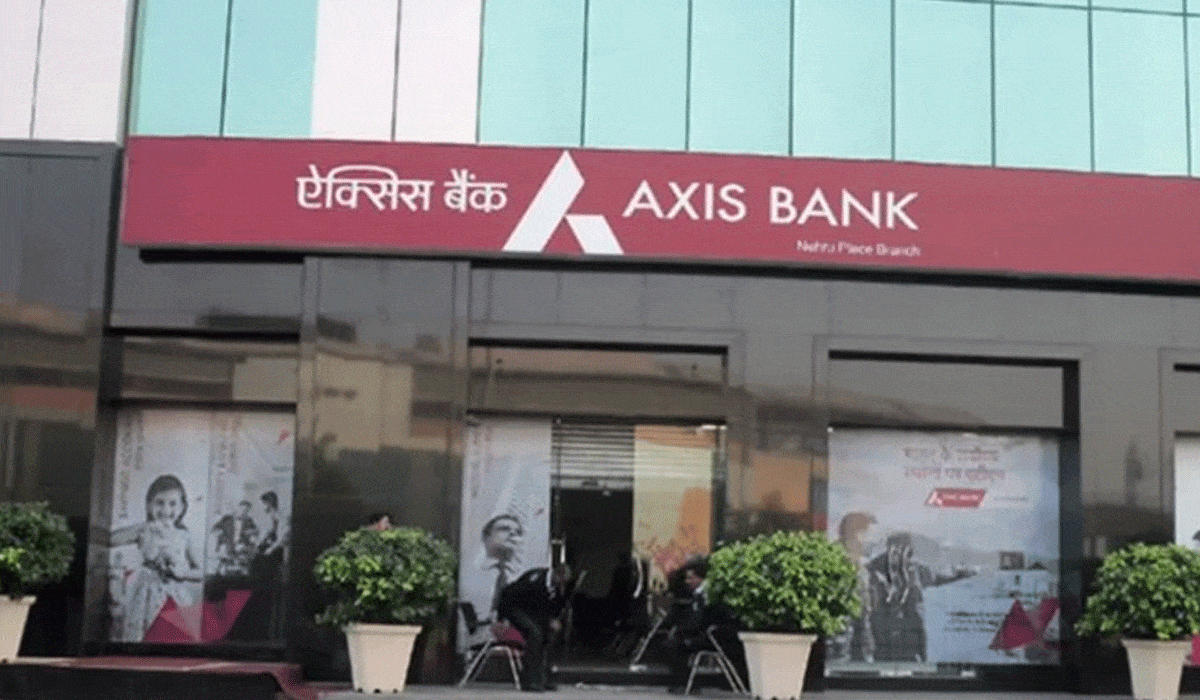 Axis Bank's Q2 net profit falls 25 pc to Rs 5,557.5 crore