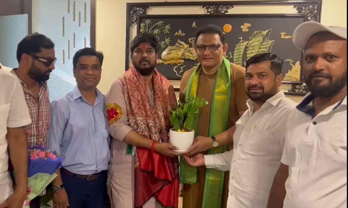Naveen Yadav Meets Azharuddin in Banjara Hills, Discusses Congress Election Strategy