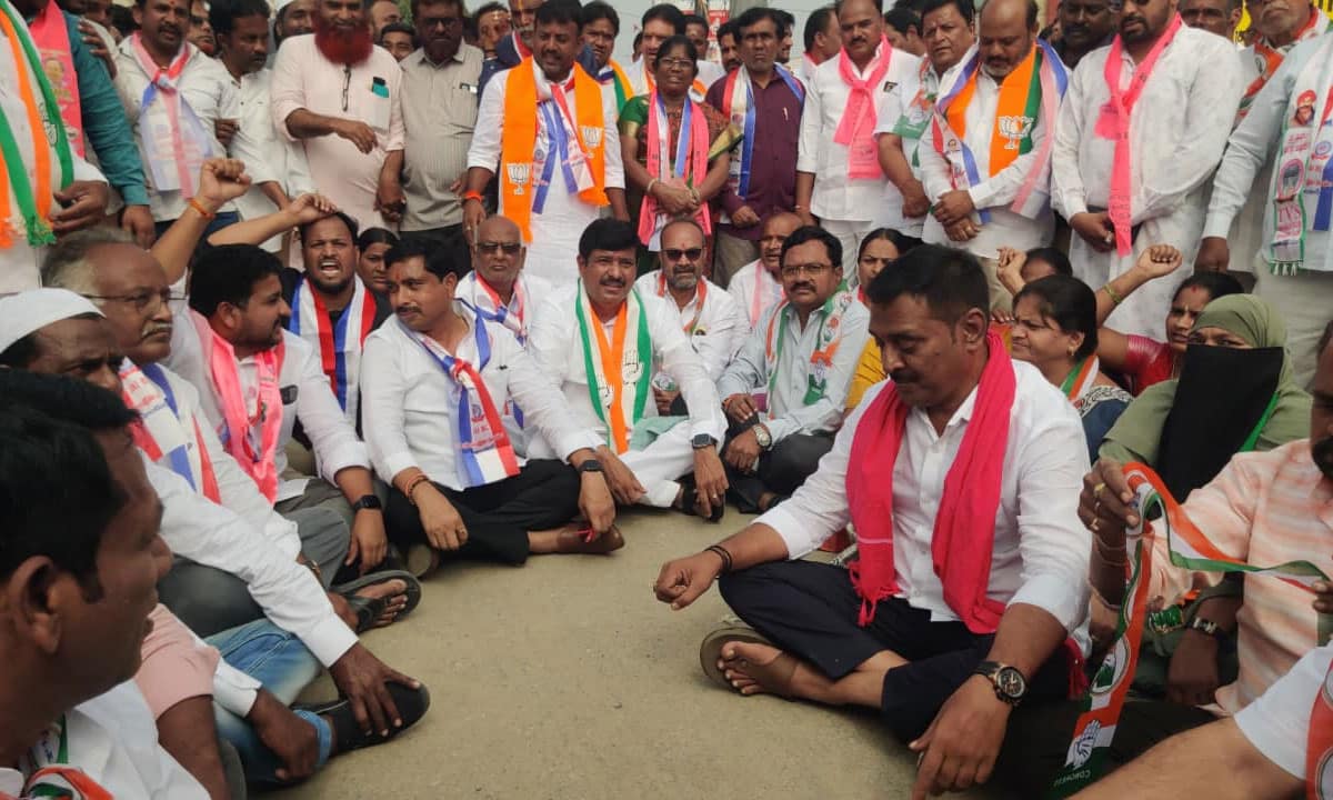 Telangana BC Bandh Paralyzes Several Districts, Roads and Public Transport Shut