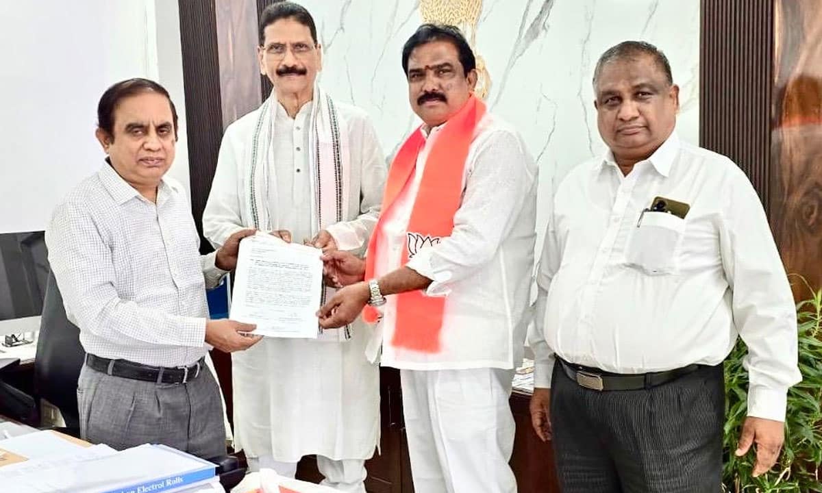 BJP Accuses CM of MCC Violation for Allegedly Offering Ministry to Azharuddin, Complains to CEO