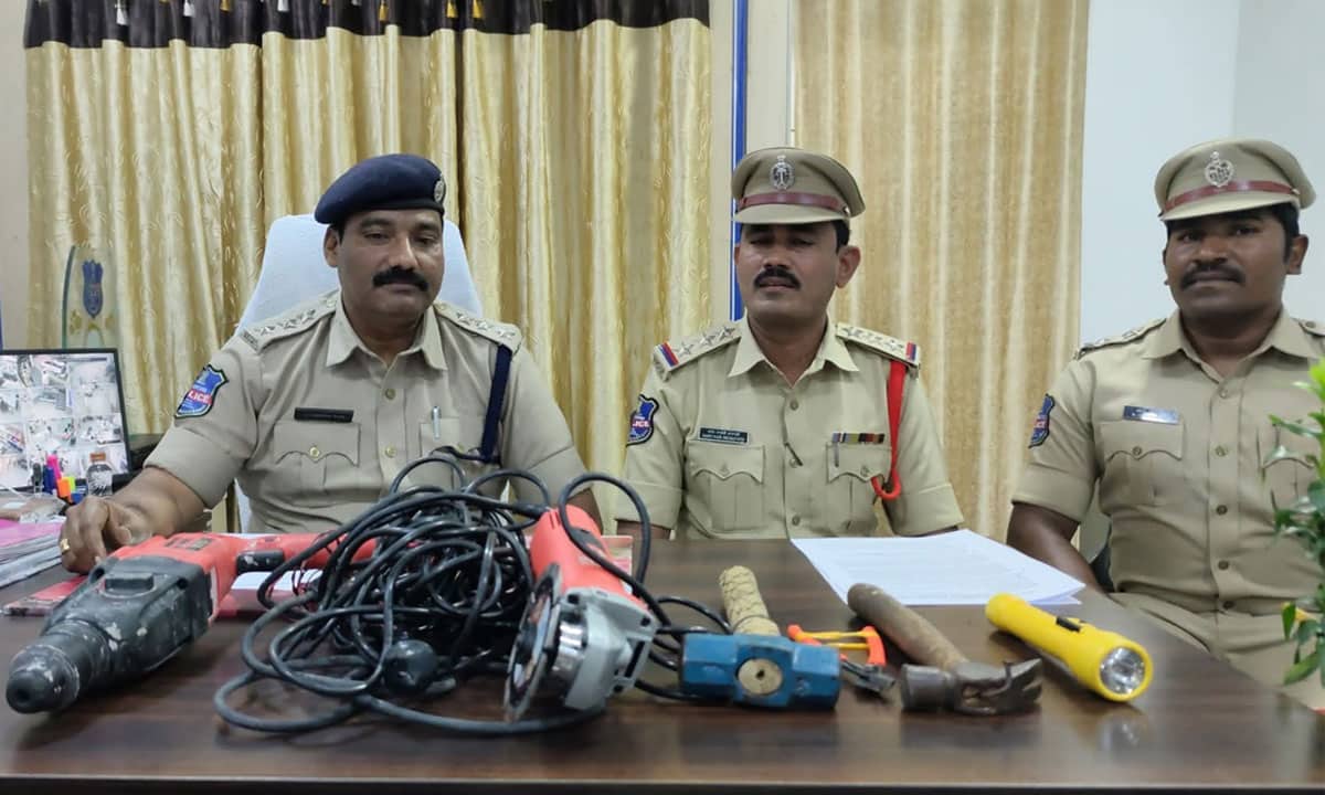 Hyderabad Police Foil Jewellery Heist: Gang Tried to Drug Locals with Spiked Maaza Before Burglary