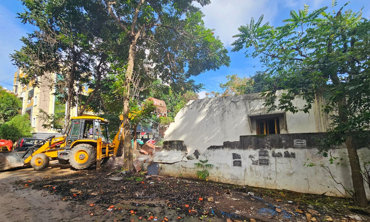HYDRAA Saves 2,000-Square-Yard Park Land from Encroachment in Kondapur