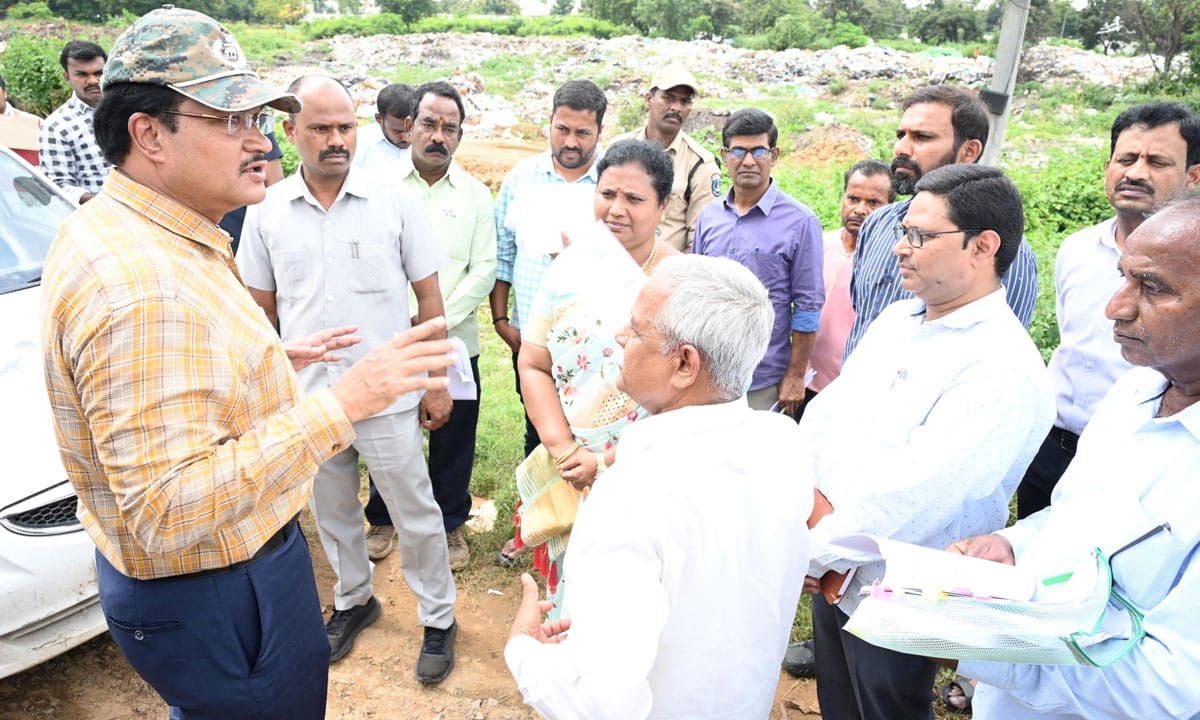 HYDRAA Commissioner Launches Field Inspection to Clear Encroachments in Thumkunta
