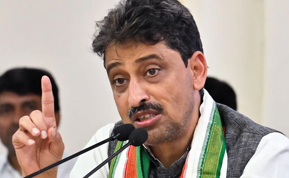 PM Modi should show courage, stop taking Prez Trump’s calls: Masood on Diwali greetings