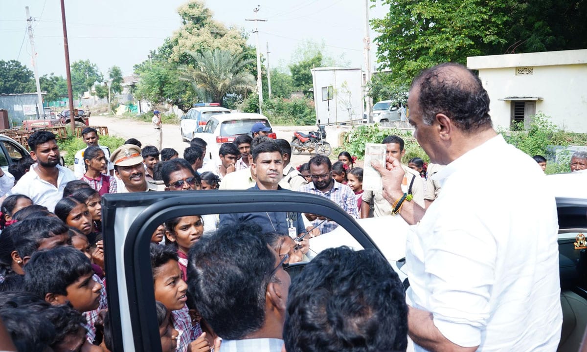 Komatireddy Wins Hearts: Donates ₹1 Lakh for School Labs, Promises Scholarships for Meritorious Students