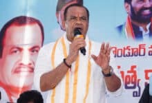 Komatireddy Assures Farmers of Complete Paddy and Cotton Procurement Despite Rains