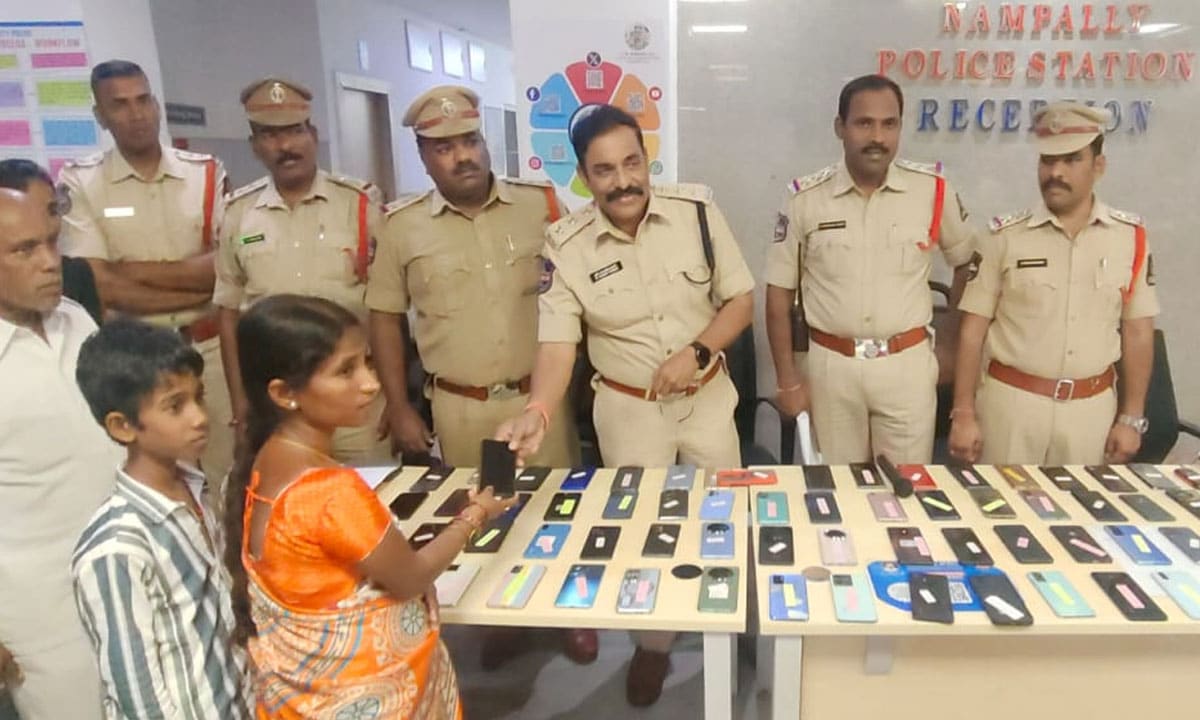 Nampally Police Recover 70 Missing Phones Worth ₹11 Lakh Through Tech-Driven Operation