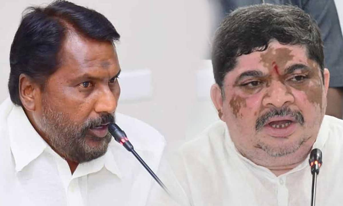 Congress Leaders Ponnam Prabhakar and Adluri Laxman End Rift After Reconciliation Meeting