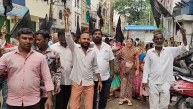 Residents of Goshamahal’s Chakna Wadi Stage Black Flag Protest Against MLA Raja Singh Over Poor Sanitation