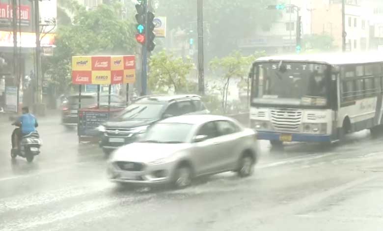 Sudden Showers Disrupt Traffic Across Hyderabad, IMD Warns of More Rain