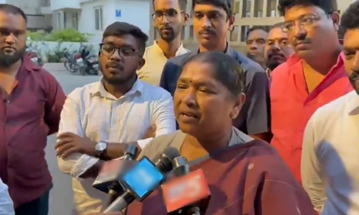 Minister Seethakka Urges Centre to Pass Telangana BC Bill, Demands 42% Reservation