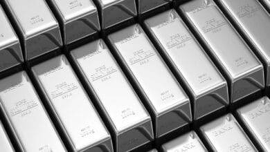 Silver Market Turns Volatile: Futures Hit Record High as ETFs Slide Up to 8%
