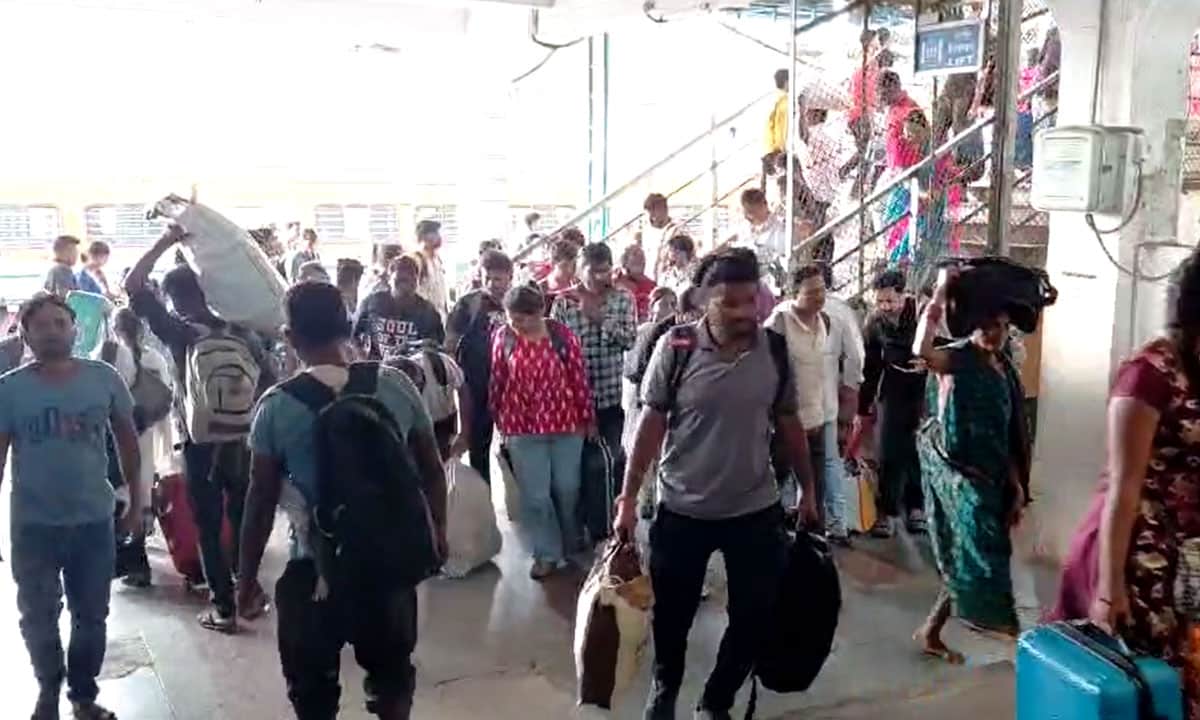Secunderabad Railway Station Packed as Holiday Travelers Return to City