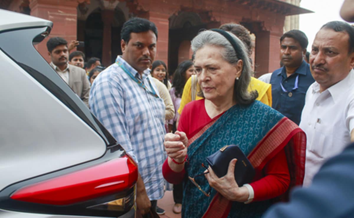 IPS officer's suicide: Sonia Gandhi slams 'biased attitude of those in power'