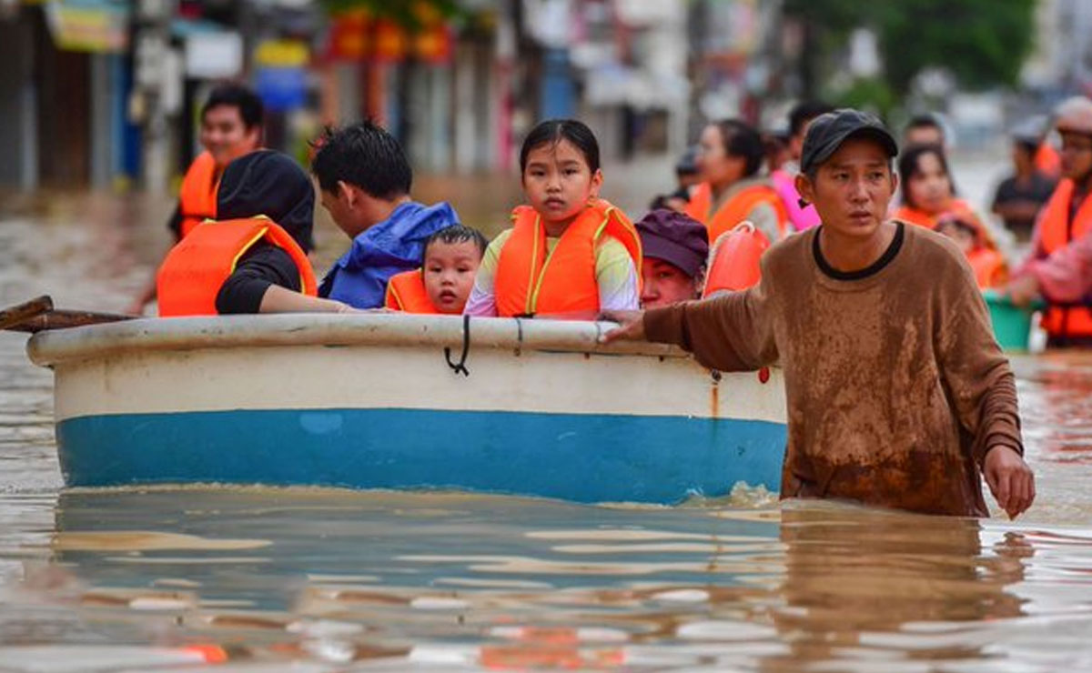 Death toll from Vietnam flooding climbs to 90