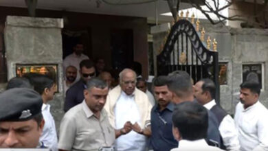 Kharge summons top Karnataka leaders to Delhi to resolve leadership tussle