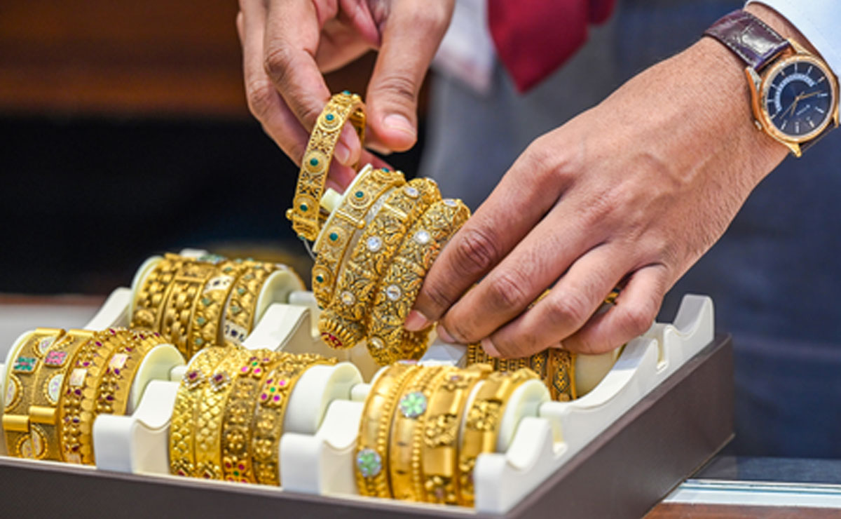 Gold, silver prices rise on strong demand