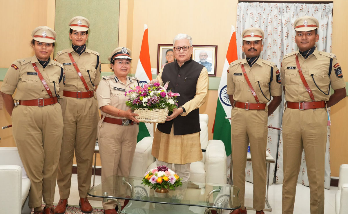 IPS probationers meet Telangana Governor
