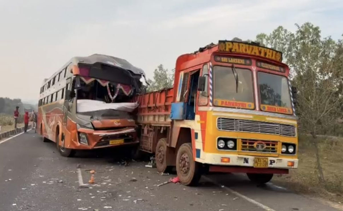 Two killed, three injured as private bus rams into parked lorry in Adilabad
