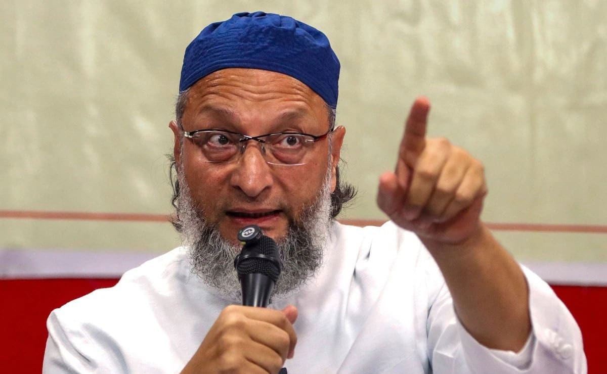 Owaisi censures Tejashwi Yadav for 'thinking' people with beards, topis are extremists