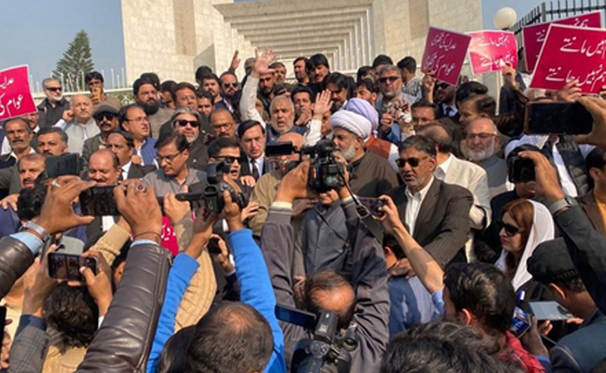 Pakistan: Political parties announce mobilisation campaign against 27th Constitutional Amendment