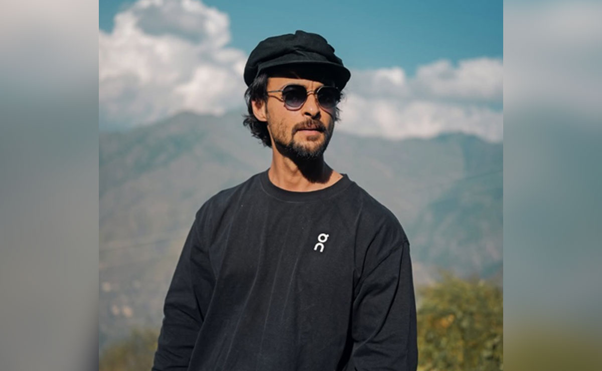 Aayush Sharma ticks of childhood dream after meeting David Beckham