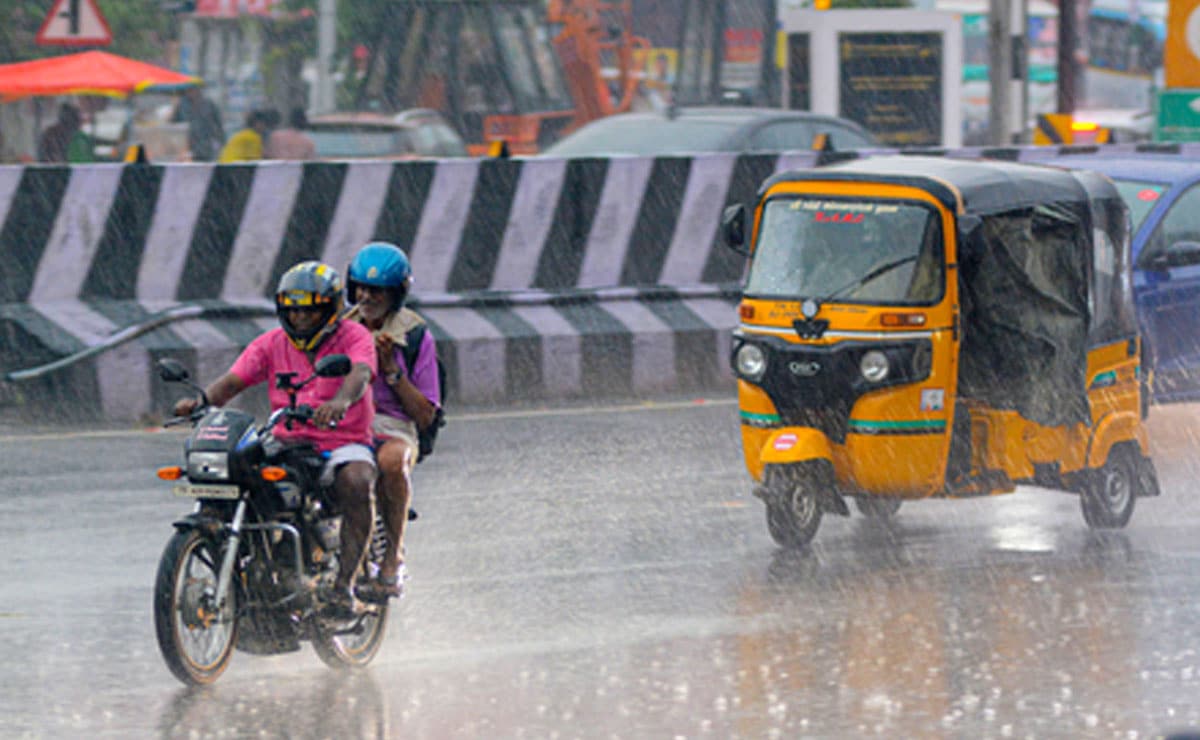 IMD warns of heavy rain in eight TN districts today