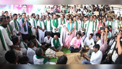 KTR meets cotton farmers, flays Centre, Telangana govt for 'ignoring' their pleas