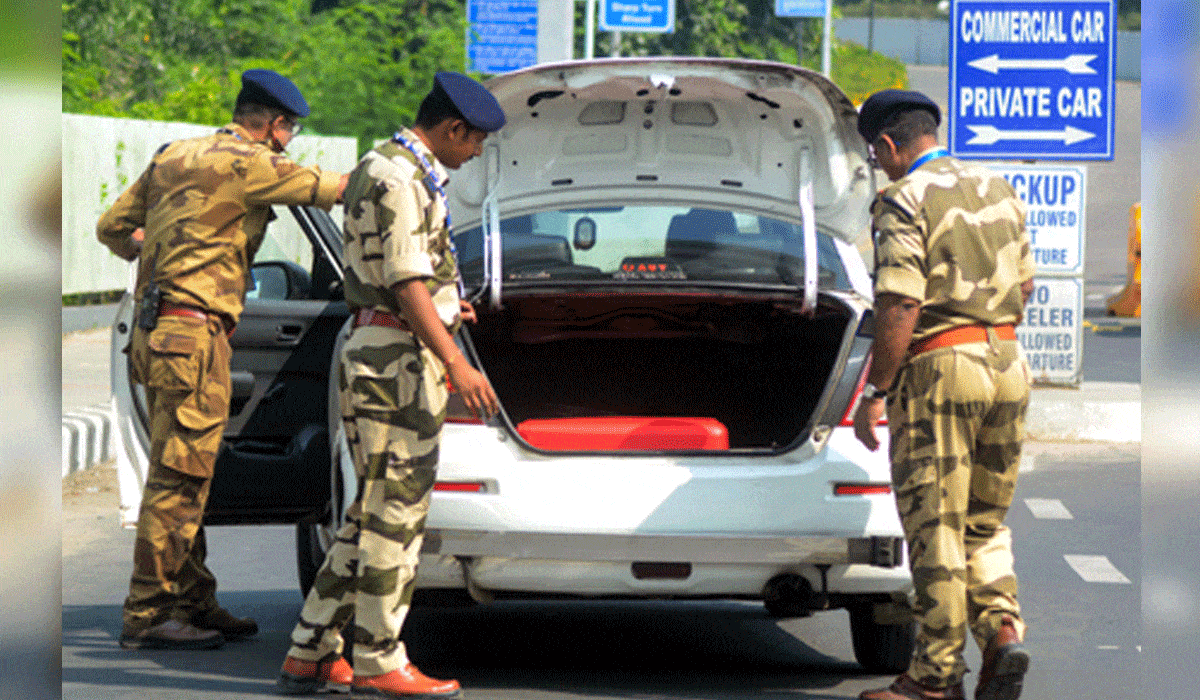 Red Fort blast: Delhi Police hunt for second suspected vehicle, red Ford EcoSport