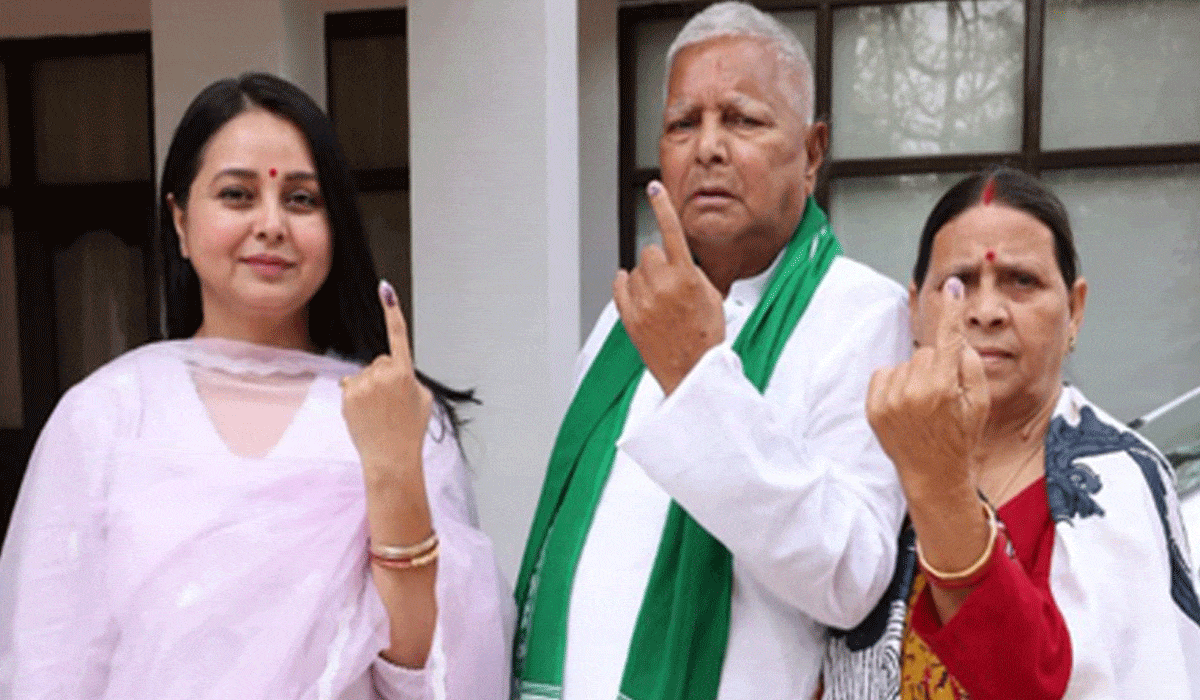 Rohini Acharya announces exit from politics after RJD’s defeat; targets Tejashwi’s aides