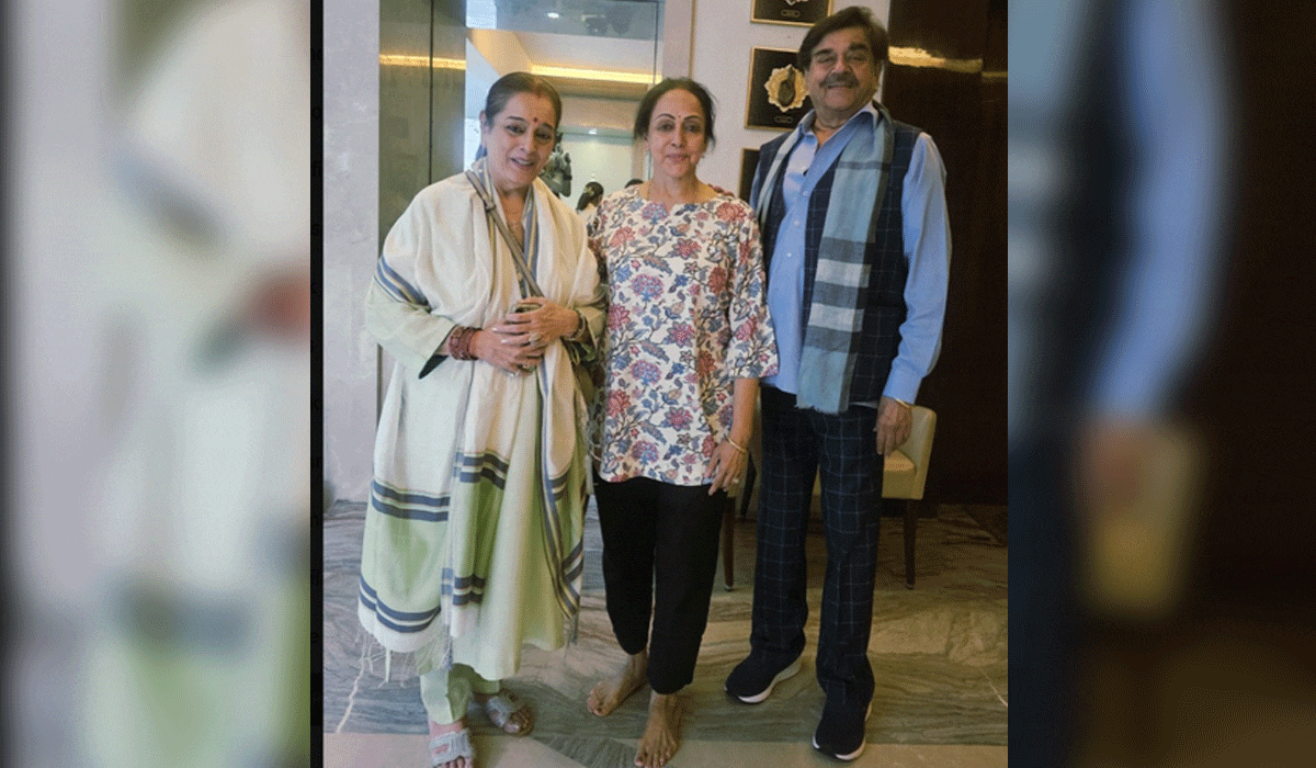 Shatrughan Sinha visits Hema Malini to offer wishes for Dharmendra's speedy recovery