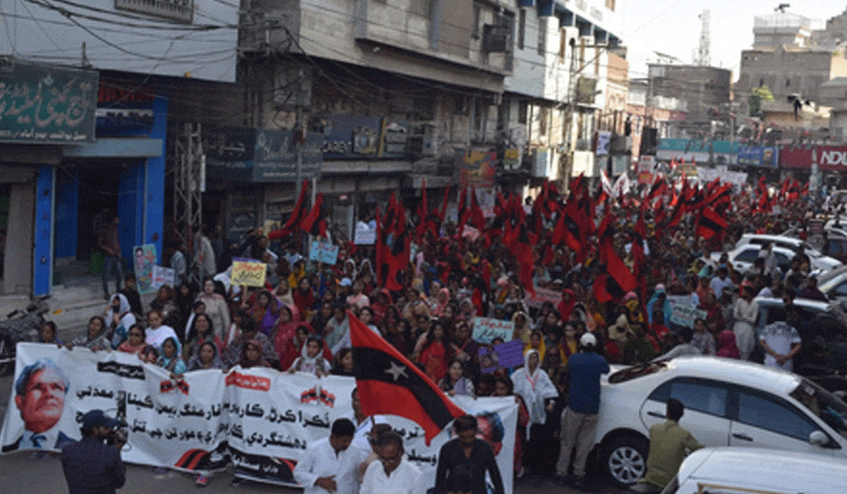 Pakistan: Protests against Constitutional Amendment grow