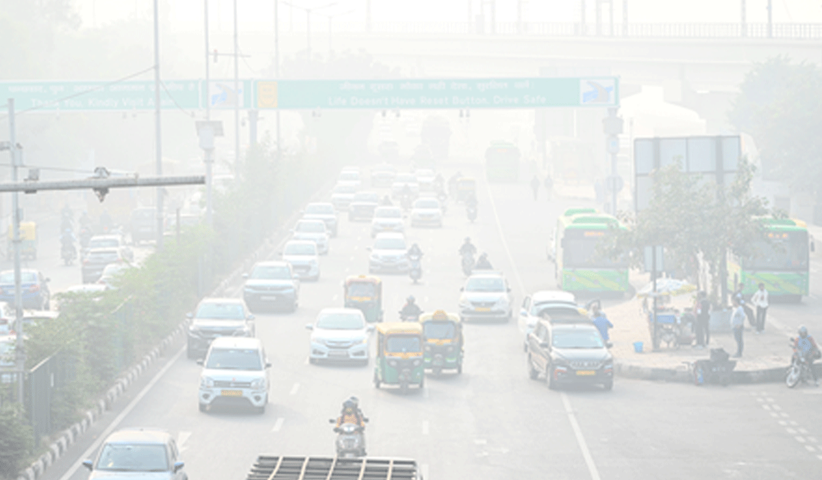 Delhi-NCR chokes on toxic smog as AQI slips into 'severe' zone, goes over 400 in hotspots